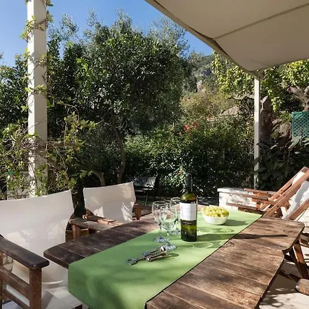 Anthoussa 4beds Family *
