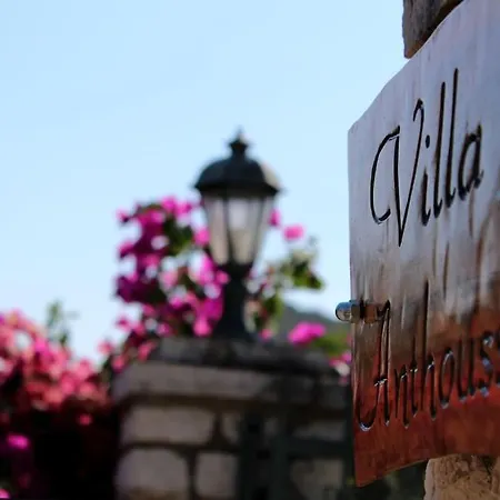 Anthoussa 4beds Family Daire